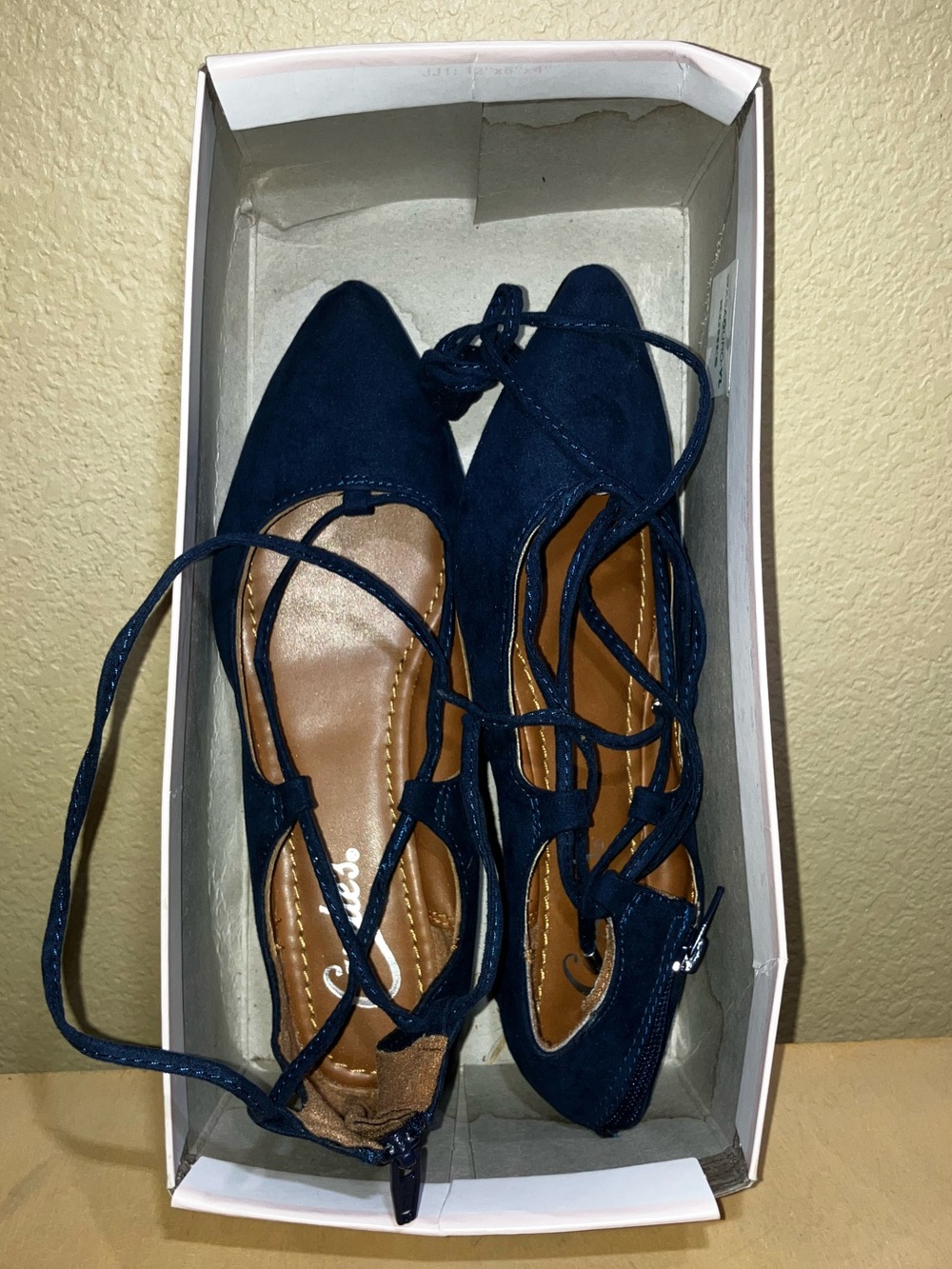 Women’s Navy Suede Pointed-Toe Lace-Up Flats